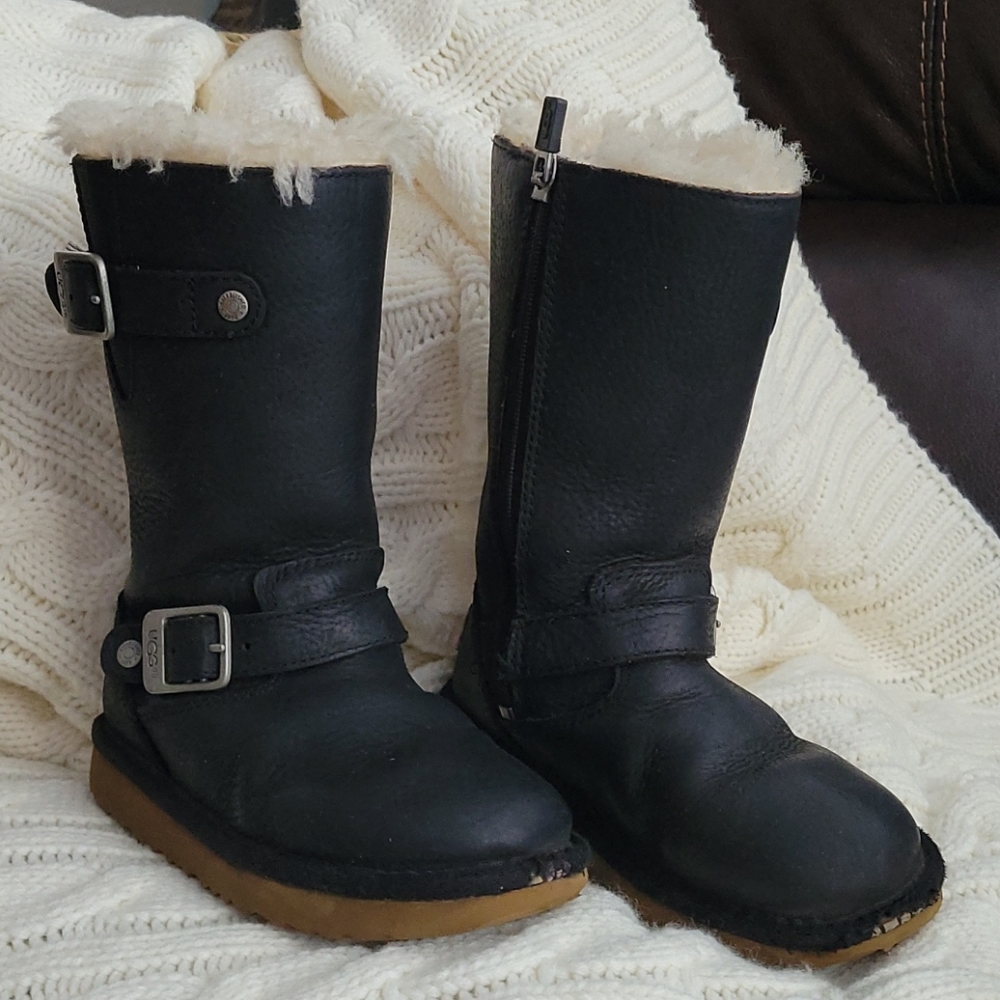 Ugg boots toddler size 10